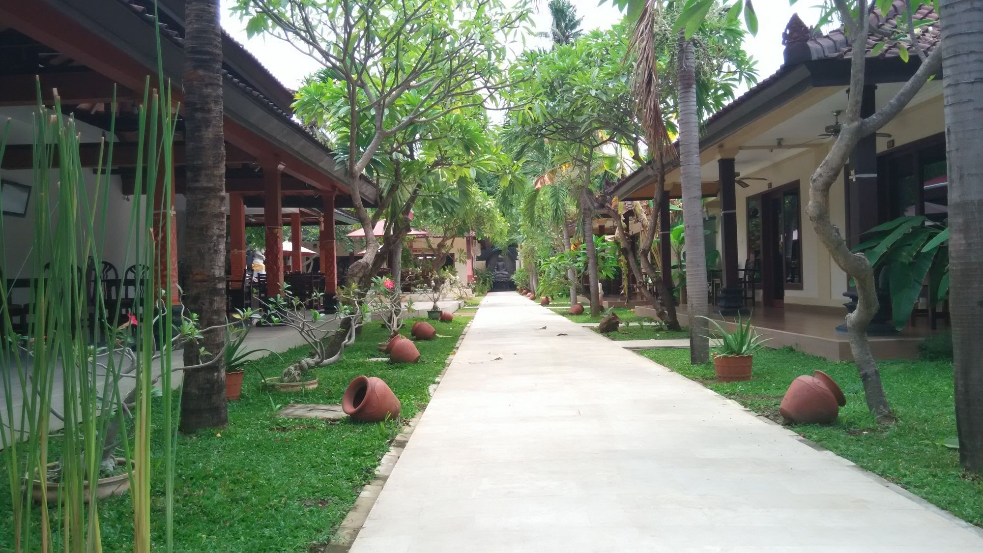 โรงแรมเมลามัน โลวินา ภายนอก รูปภาพ
